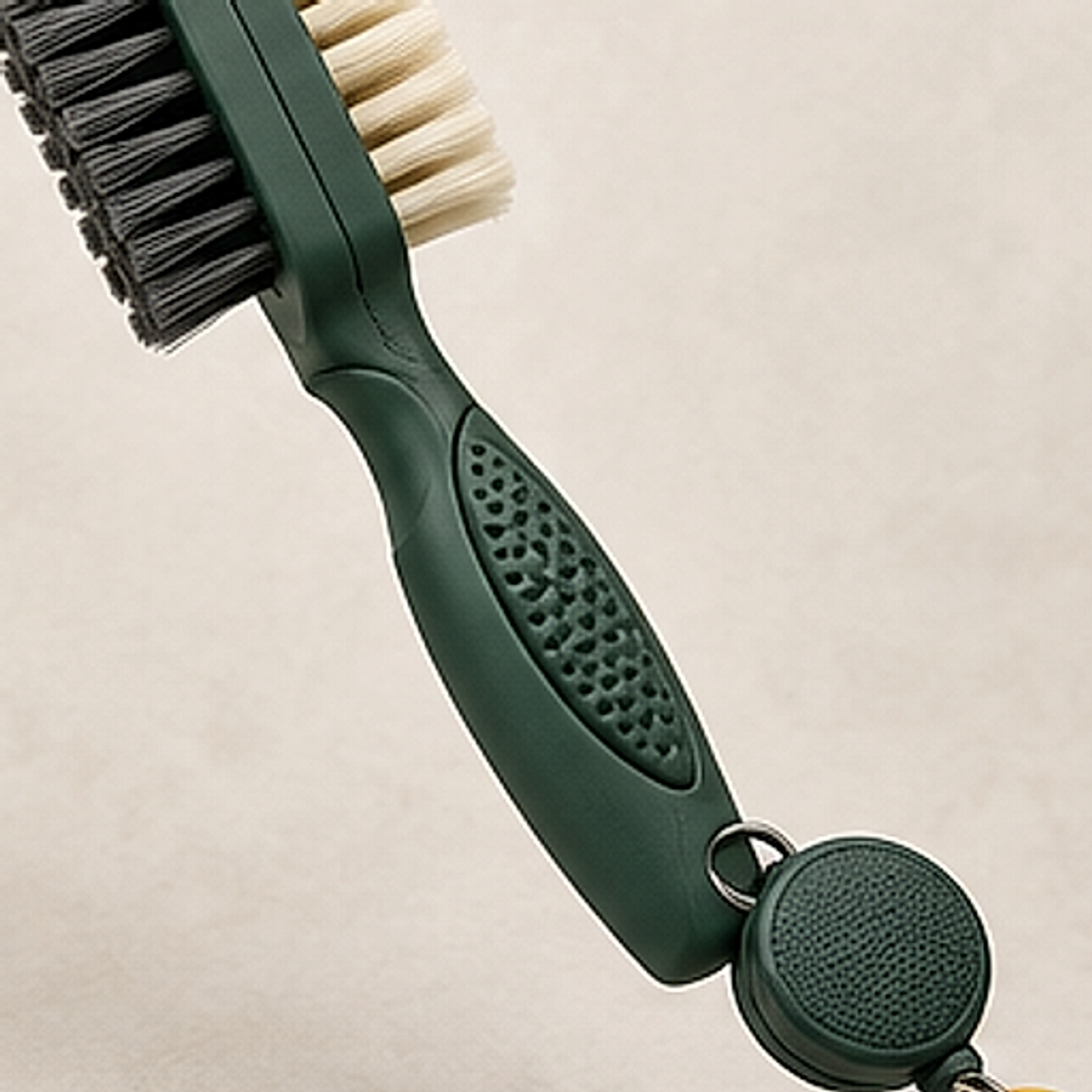 CleanGroove Club Brush — detail